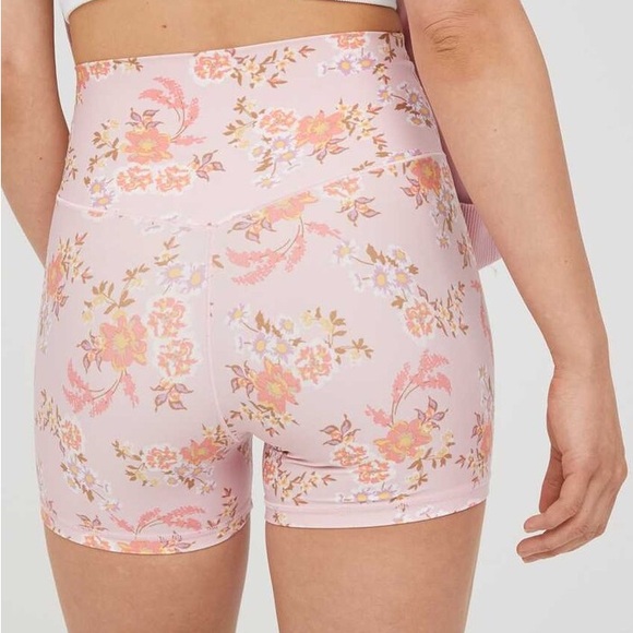 SOLD Aerie Offline Real Me Hi-Rise Pink Floral Shorties - Picture 2 of 8